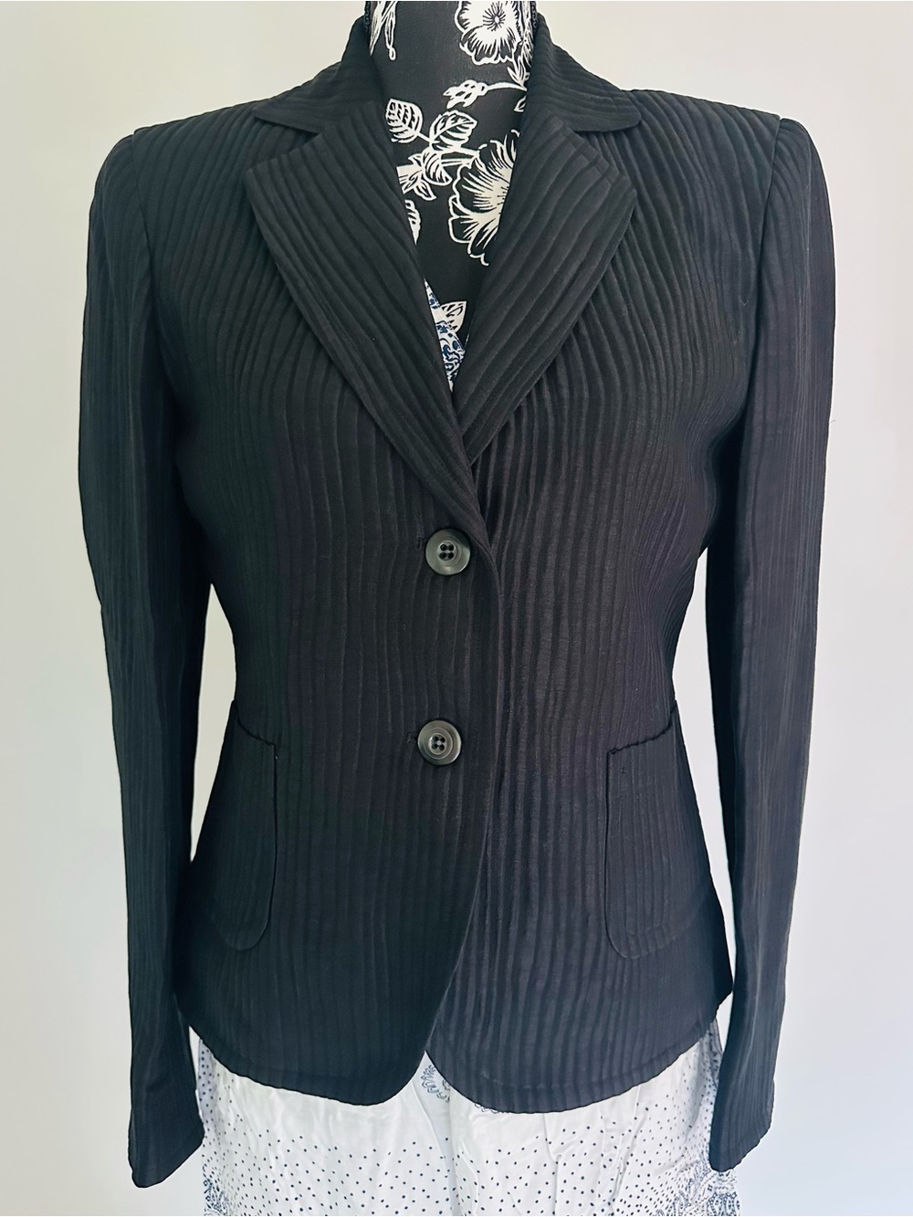 Vintage Jones New York black striped blazer